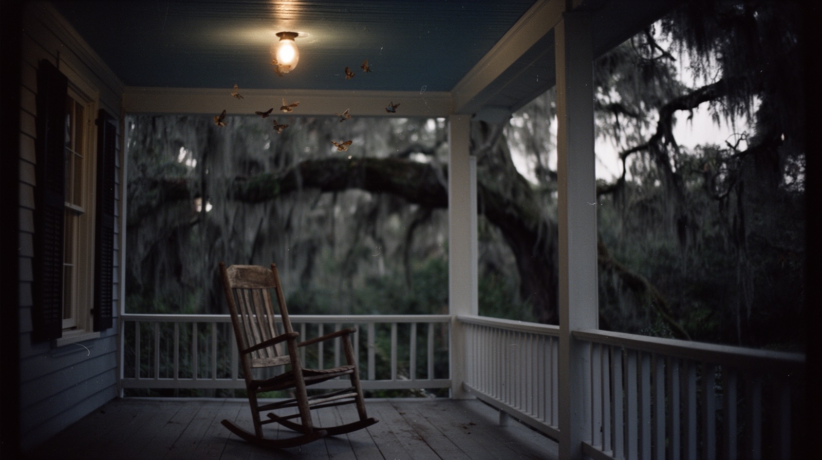 A house in the Virginia manner, at dusk